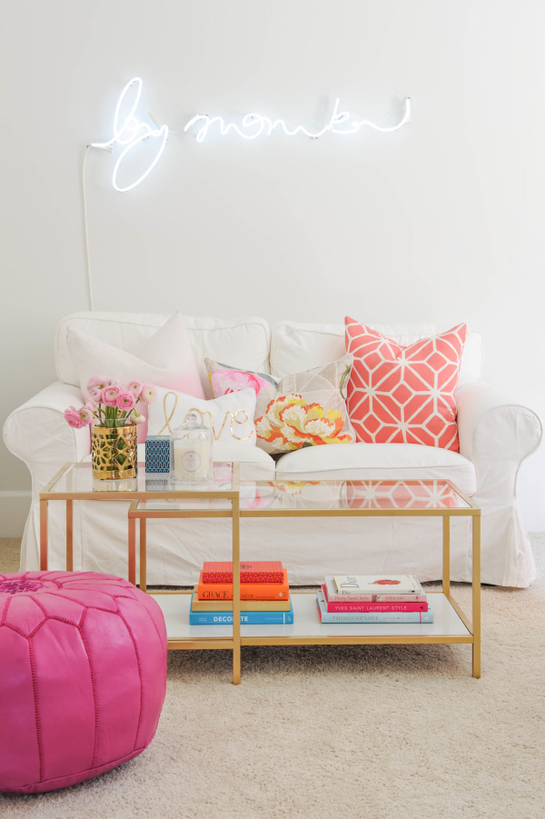 Image via Style Me Pretty . Design by Monika Hibbs . Photo by Tracey Ayton . 