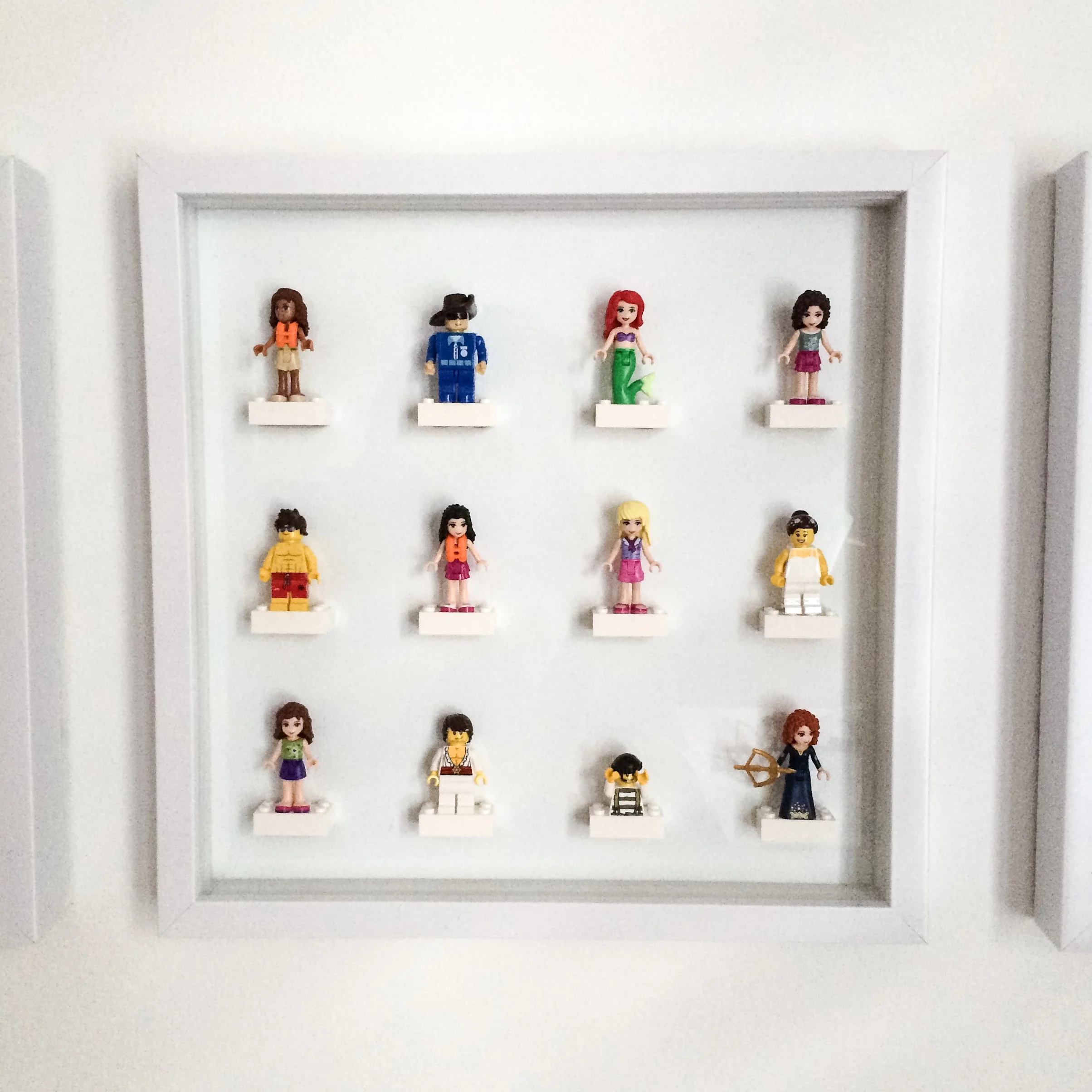 make it: lego figure frames