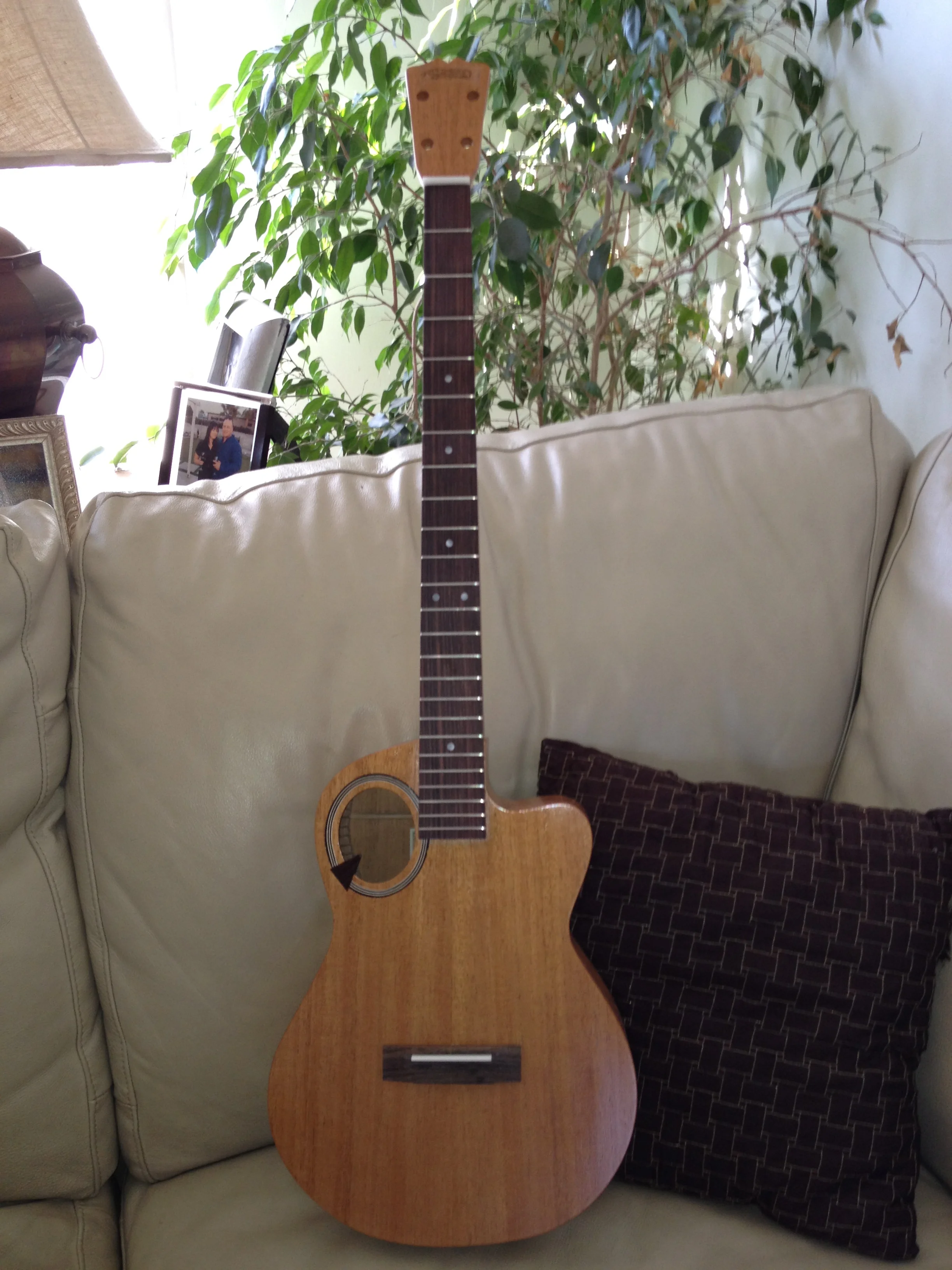 Q model custom XL stretch neck baritone ukuele