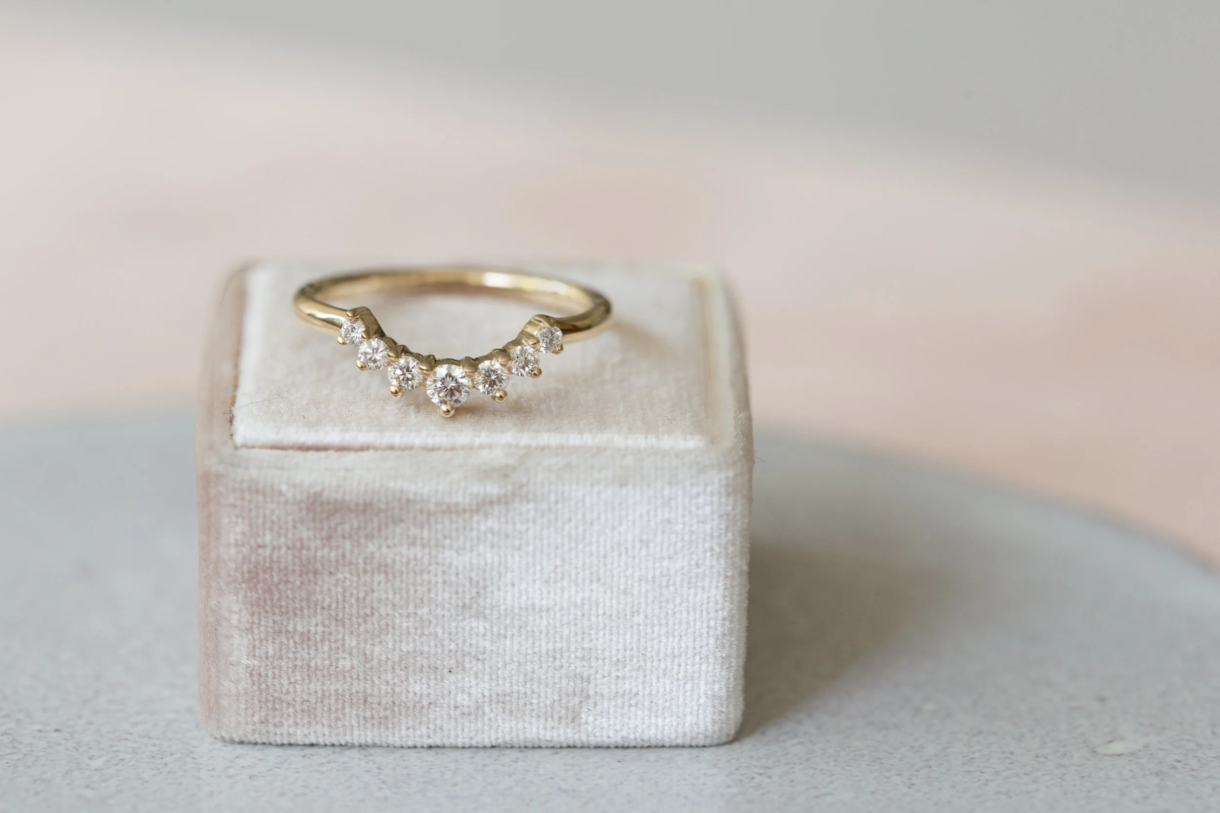Graduated Diamond Curve Band-4.jpg