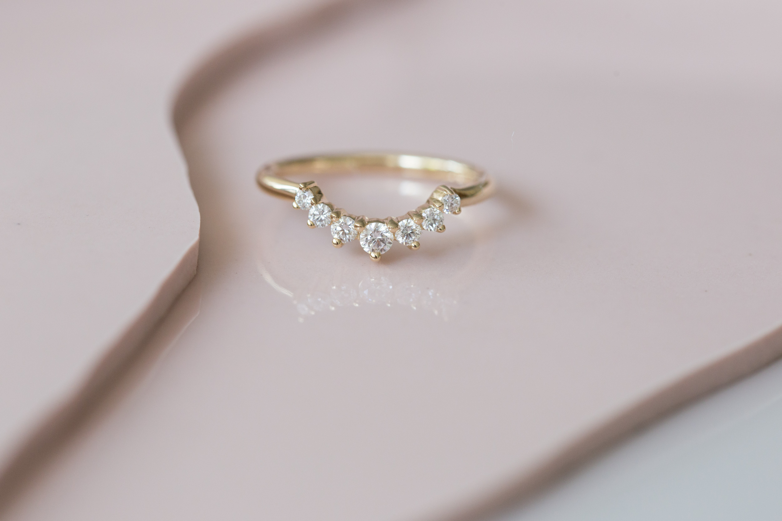Graduated Diamond Curve Band-5.jpg