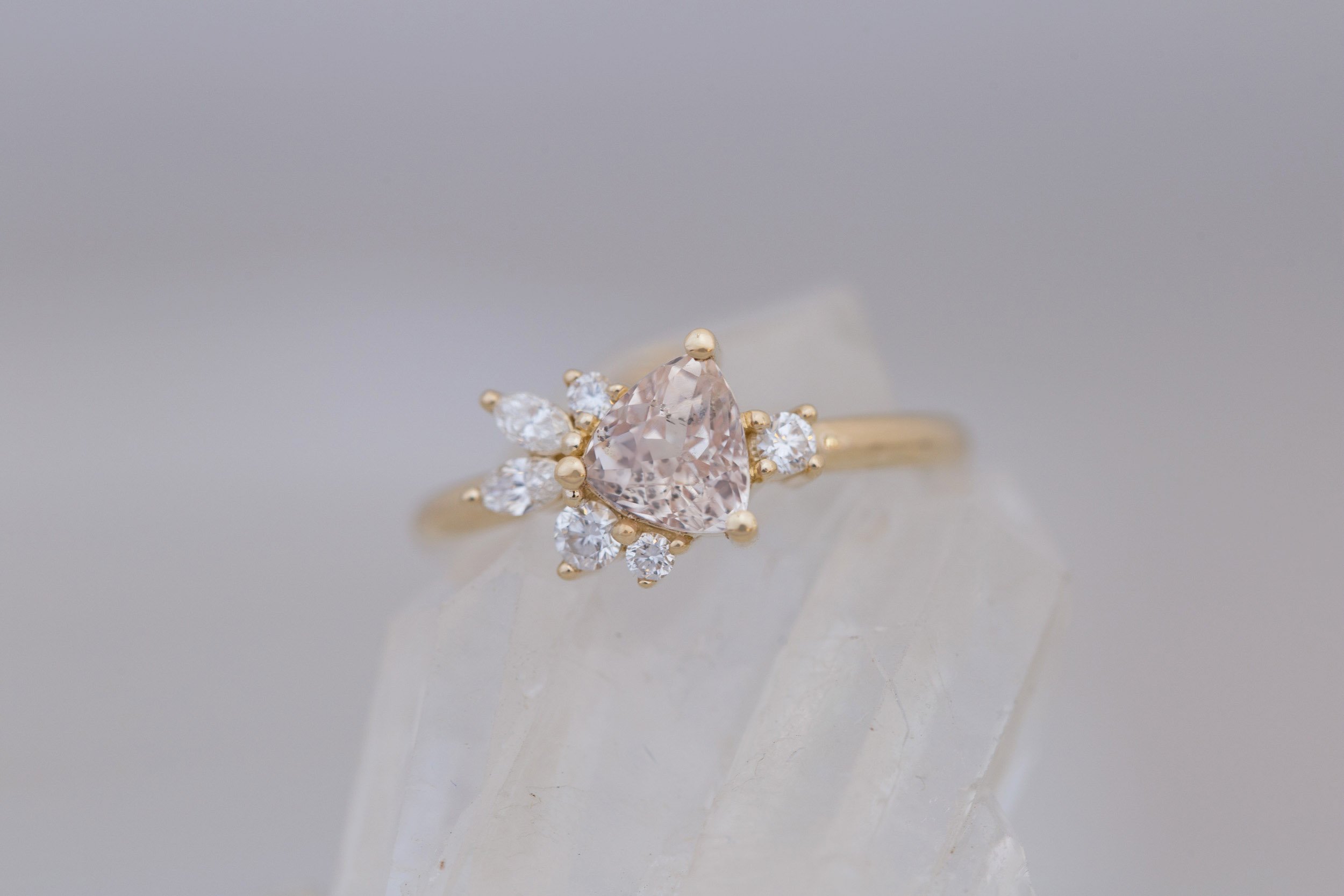Uiterlijk Op de een of andere manier limiet Alden Ring | Blush Sapphire Trillion + Diamond Cluster Engagement Ring 1.13  ct | 14k Recycled Gold | One of a Kind — Mineralogy