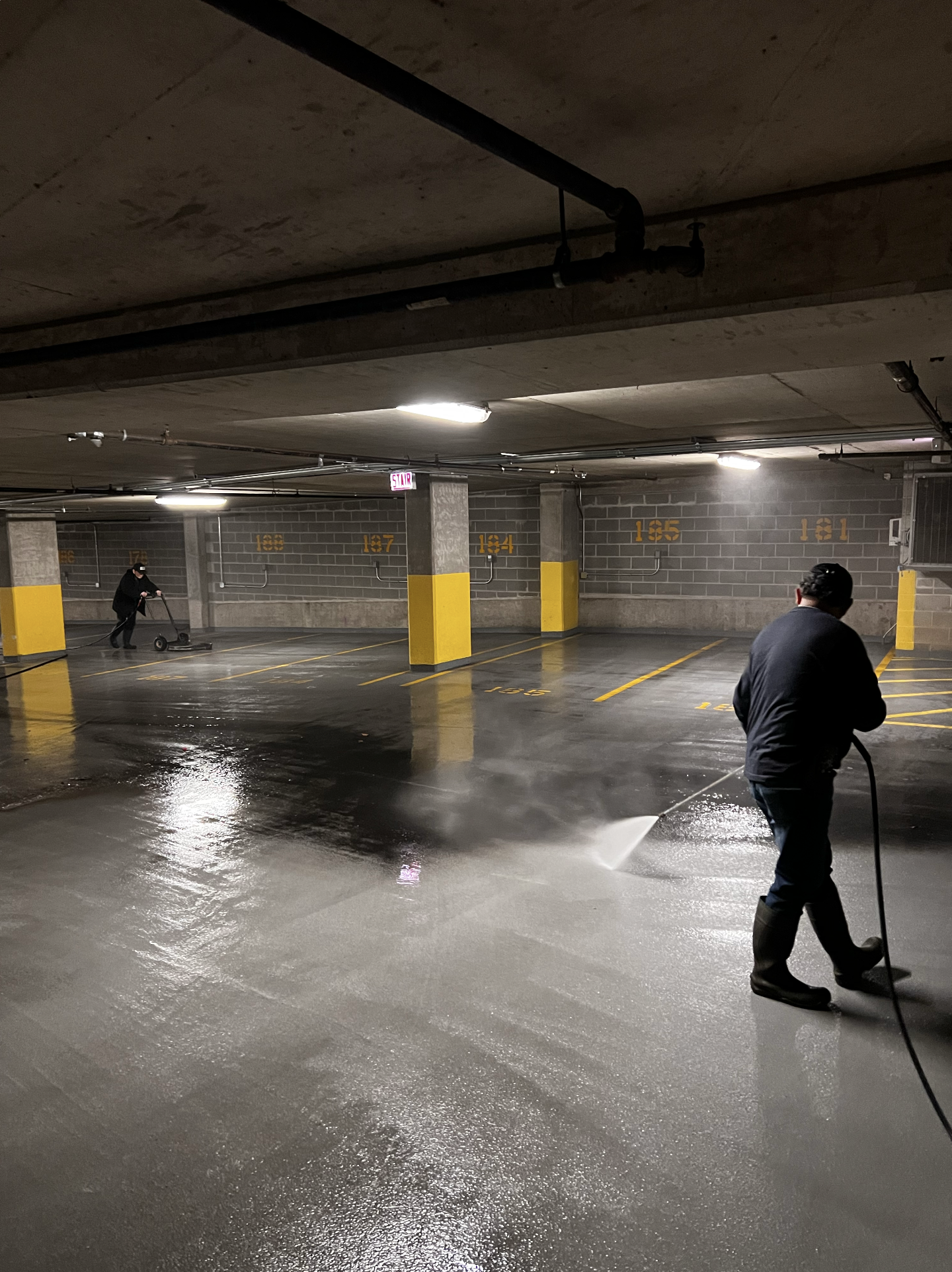 maximum-kleaning-parking-garage-cleaning-7.png