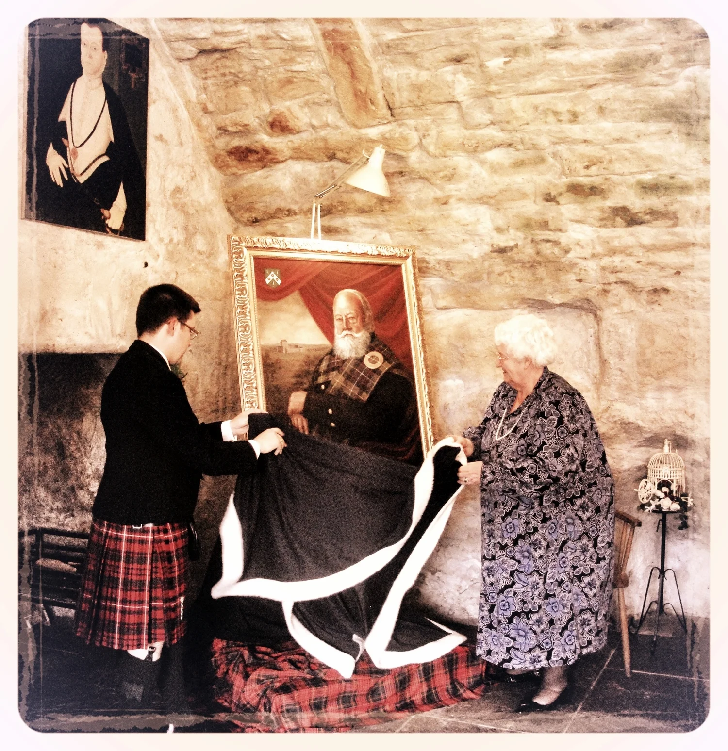 Mrs Margaret Dean, Lord-Lieutenant of Fife, unveils the portrait