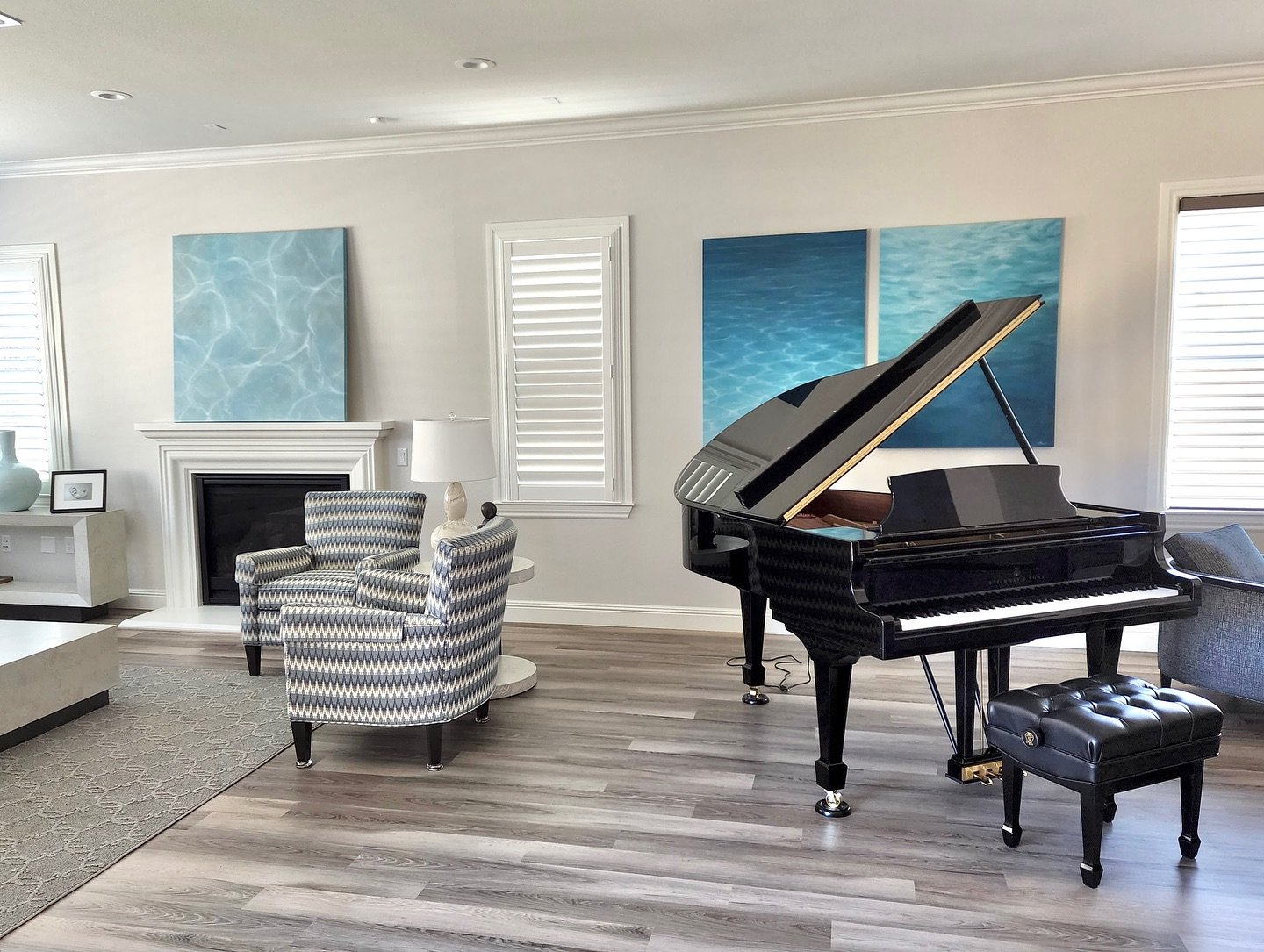 Three of my paintings in one room! Oh how happy it makes me when someone appreciates my work this much! 😍