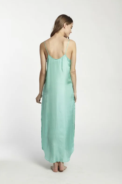 ieLhukhLQYcAkeTDisvN48wx-CnMTXVs1tXUVxbQXw=w523-h785