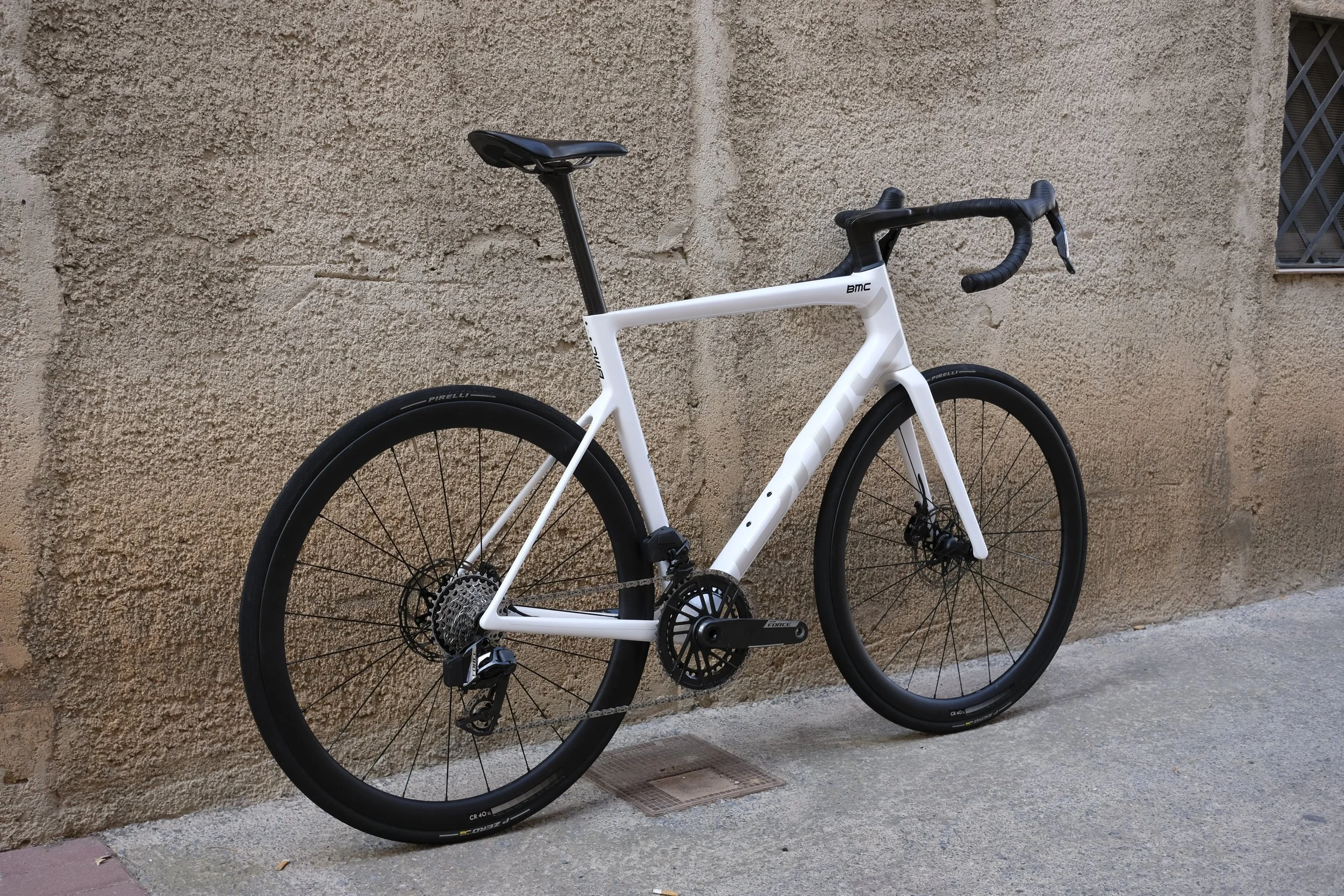 BMC_Teammachine_SLR01_Three_2026_9502.jpeg