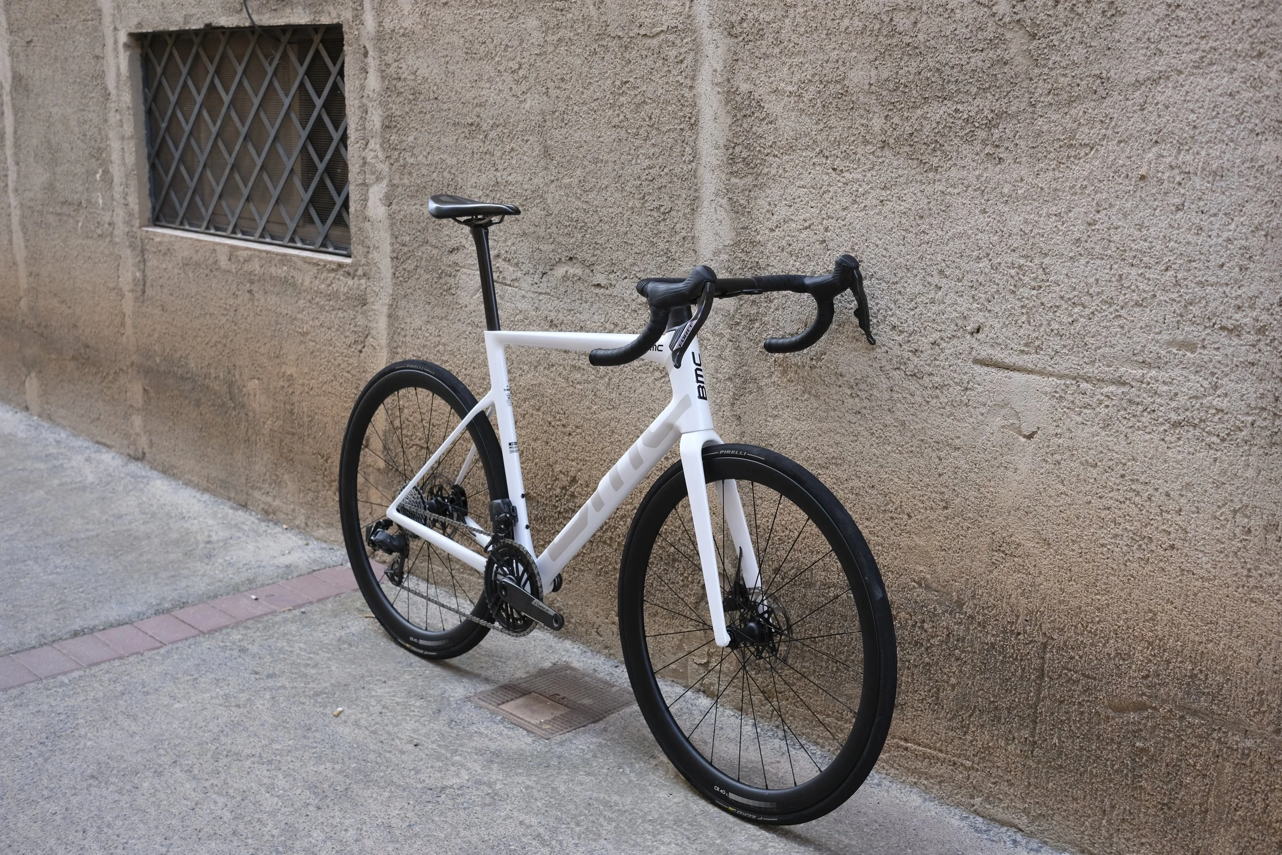 BMC_Teammachine_SLR01_Three_2026_9499.jpeg