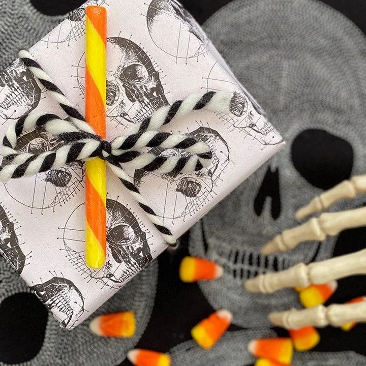 A sweet Halloween surprise will get your loves super excited for the spooky day + make them feel EXTRA special since they&rsquo;re probably not expecting a gift at all (which is kind of the best time to give one IMO). Check out the Halloween Gift Gui