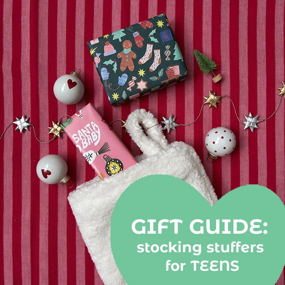 It can be hard to find stuff to jam into a stocking that tweens + teens will be excited about, but I GOT YOU. Link in bio for a list of super cool stuff for all kinds of tweens + teens that will win you all kinds of props. From coveted clean beauty t