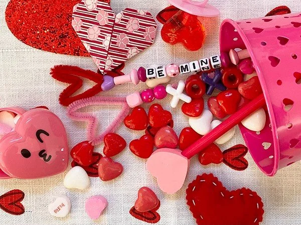 It's time to spread some LOVE 💘 Link in bio for lots of sweet ideas for your cutie kid + teen Valentines 💞💝🩷💖⁠
⁠
#chooselove #lovebomb #valentinegiftsforkids #kidvalentinegifts #valentinesforteens #valentinesforkids #valentinesgifts #valentinegi