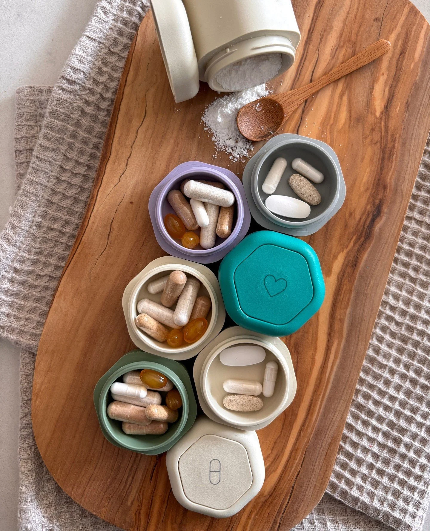 Headed out of town this weekend? These @keepyourcadence Capsules are THE best way to pack supplements. I've tried a bunch of pill cases and this is by far the most convenient and customizable way to organize your routine just the way you want it. I'm