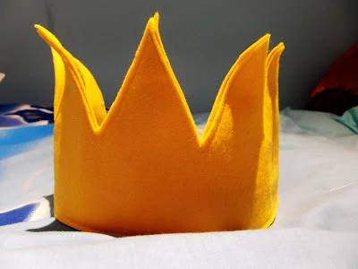 Find instructions for an amazing felt Where The Wild Things Are Crown at Feltasaurus .