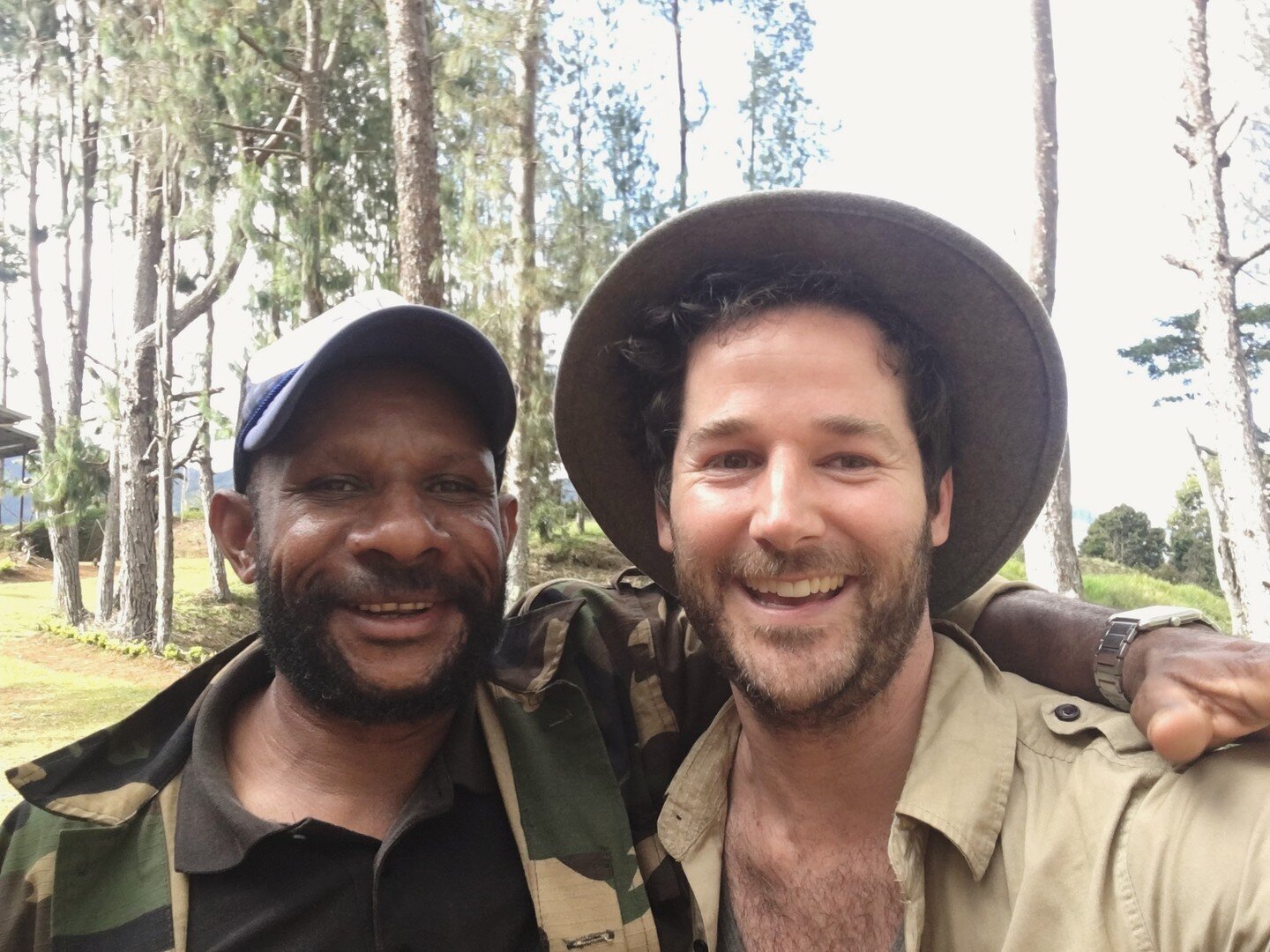 Old snap from 2019, running into Joseph from Yangis while location scouting in Kompiam. One in a million highlands encounter!