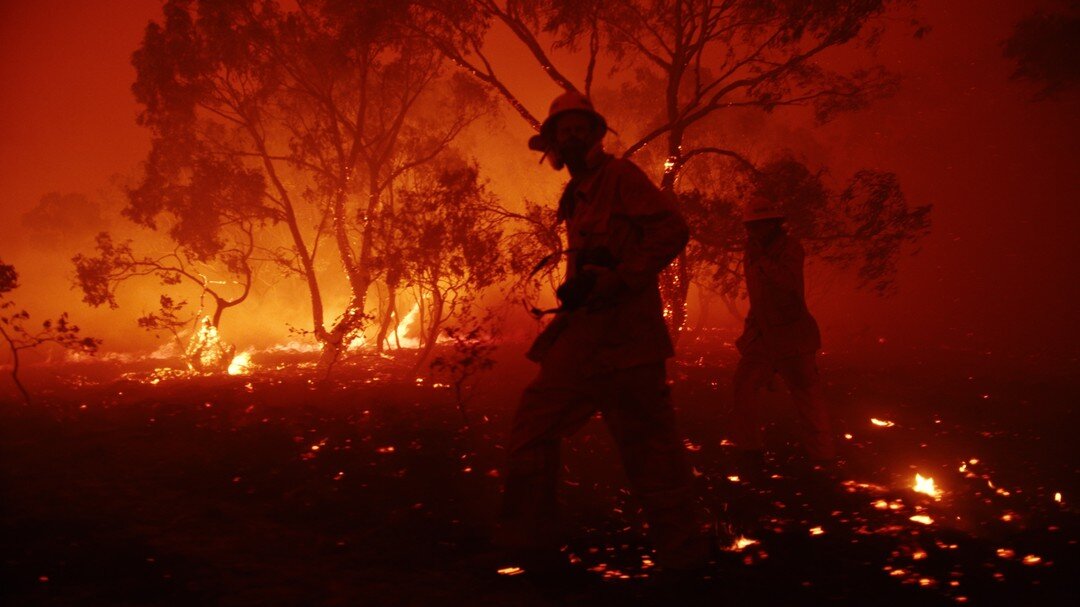 @mattabbottphoto&nbsp;and&nbsp;@dean_sewell in Bredbo ACT n the frontline of the Black Summer fires in Australia in 2020. 

Stills from film Capturing Change viewable at:&nbsp;aje.io/Change

@ajwitness&nbsp;@screenaustralia&nbsp;@jninstitute
Cinemato