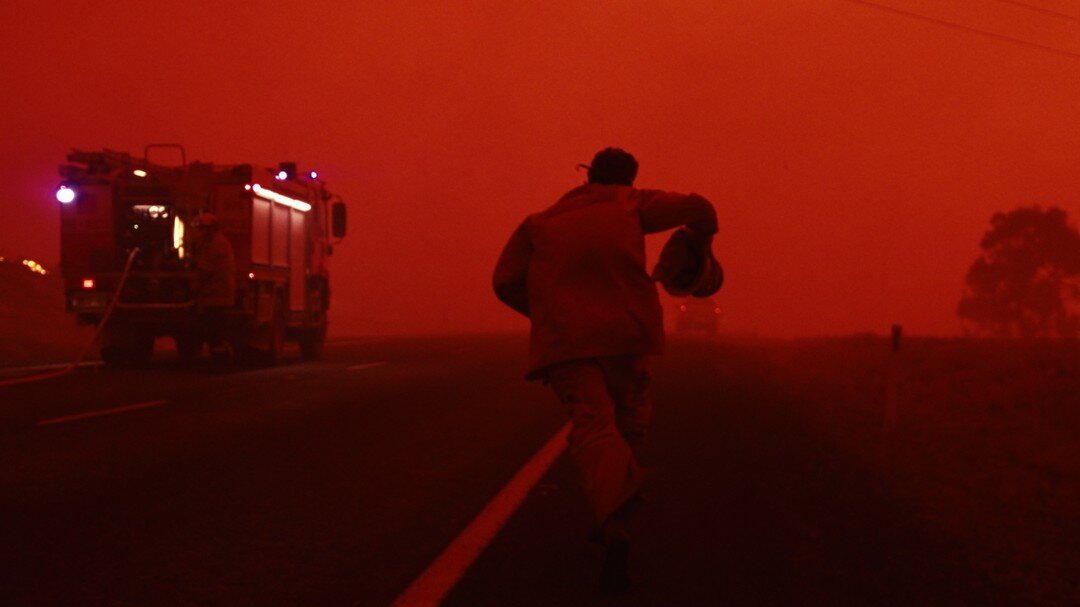 Still from Capturing Change. Matthew Abbott - Feb 1 2020 near Bredbo ACT
&bull;
Upcoming work launching soon - @mattabbottphoto on the frontlines during the Black Summer fires in Australia. for @ajwitness @screenaustralia @jninstitute. Cinematography