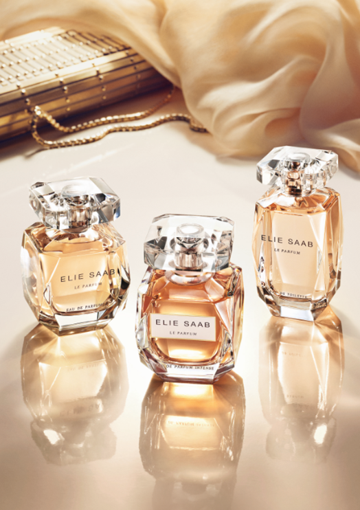 ELIE SAAB and evian R share the same design philosophy perfectly and this became the drive for this collaboration, uniting the common vision of ¡§Purity¡¨. The bottle is decorated with a signature ELIE SAAB lace pattern, that recalls the feminine and elegant designs featured so prominently in the brand¡¦s collections. The delicate white lace has been applied with architectural accuracy, bringing added refinement to the clean lines of the bottle¡¦s silhouette. The final creation symbolizes the immaculate craftsmanship, and the mutual sophistication that both ELIE SAAB and evian R are renowned for.