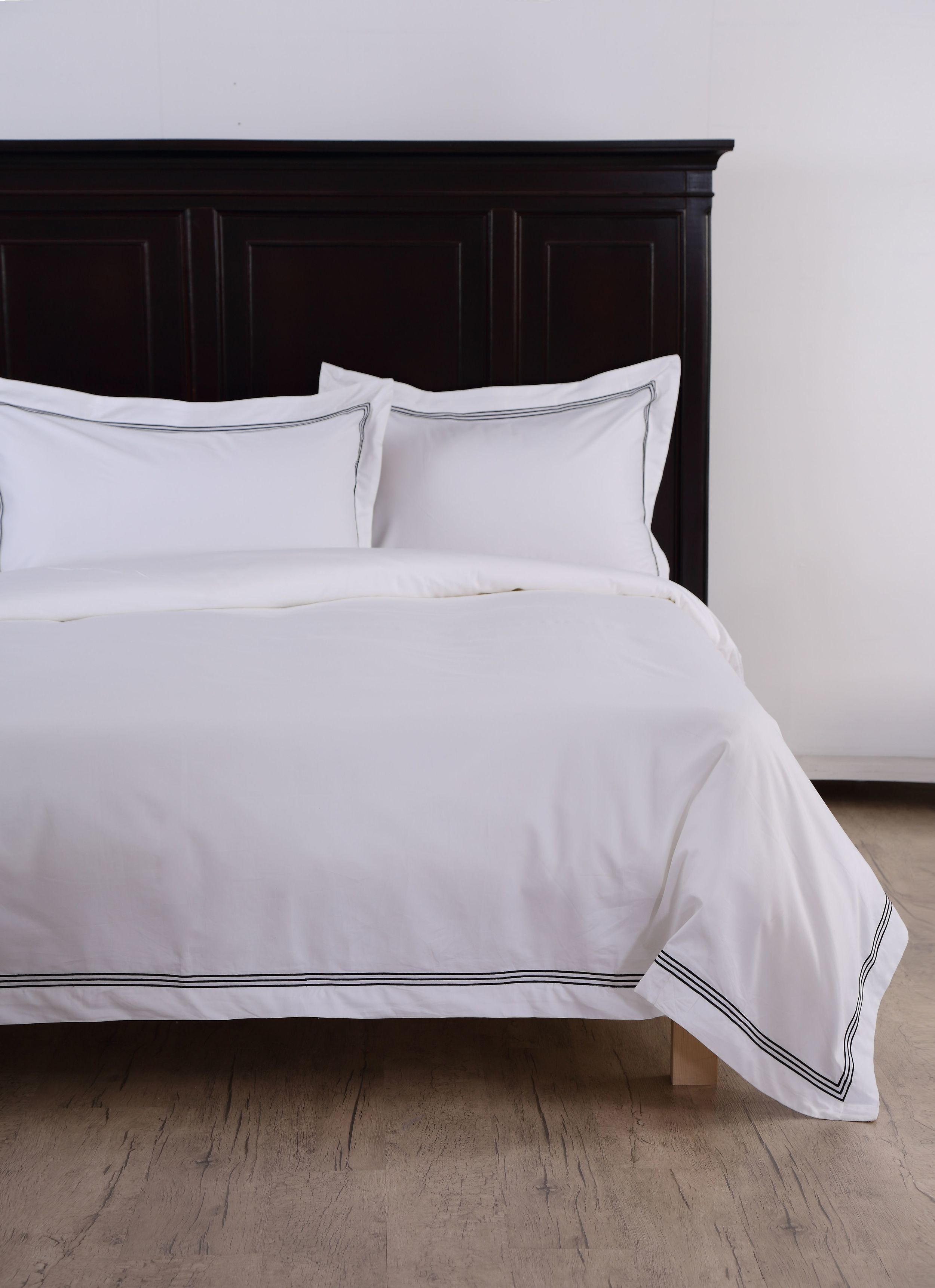 Sleep Naked Black Corded luxury bed linen set_HK$2145 for king size.jpg
