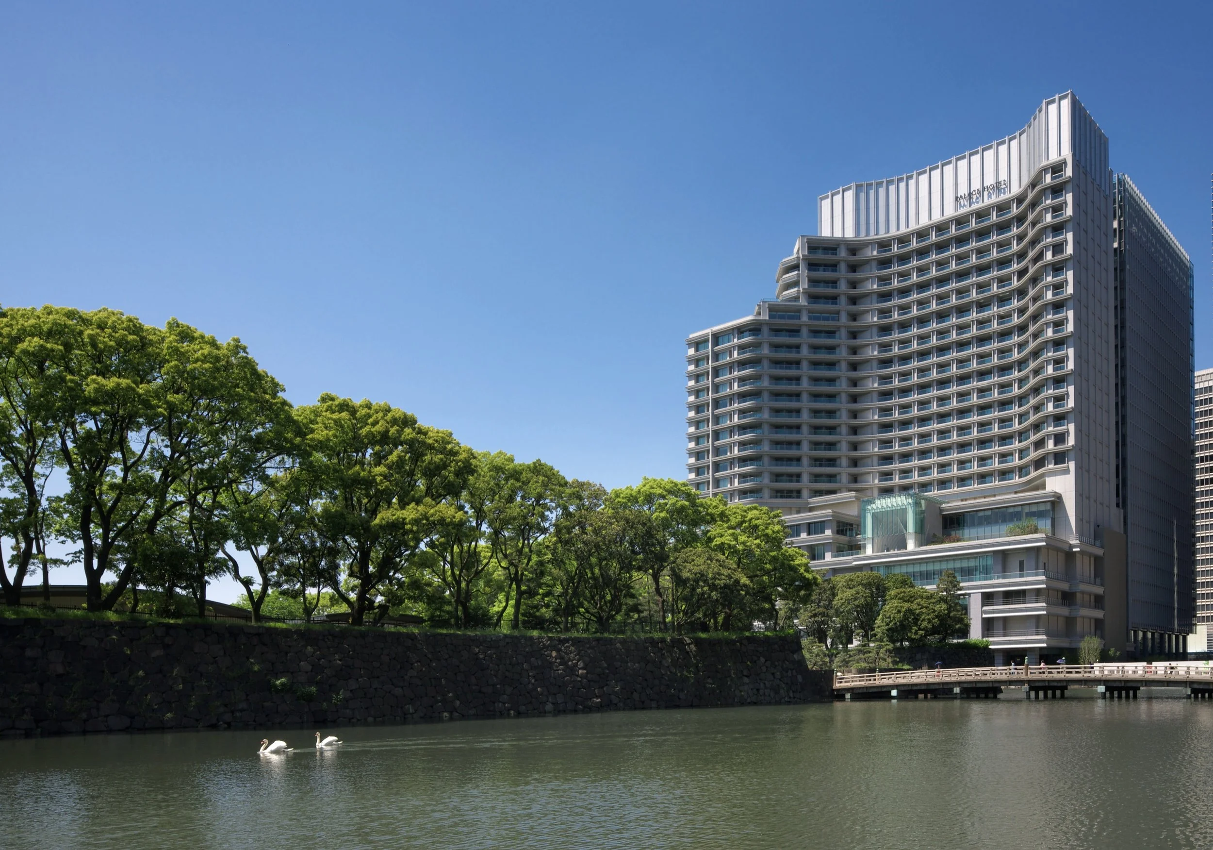 Palace Hotel Tokyo Exterior.jpg