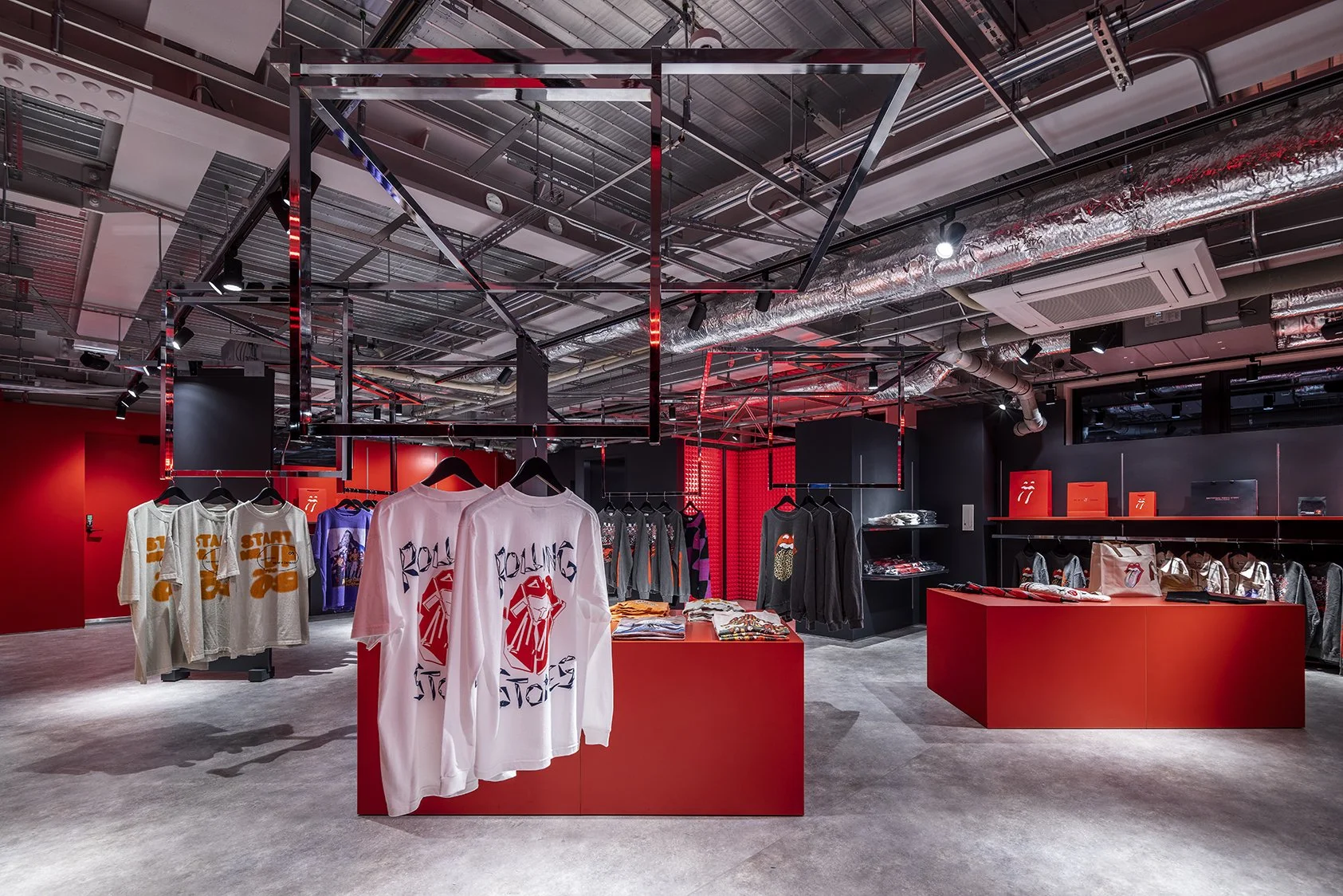 space_universal_music_store_harajuku_231108_008.jpg
