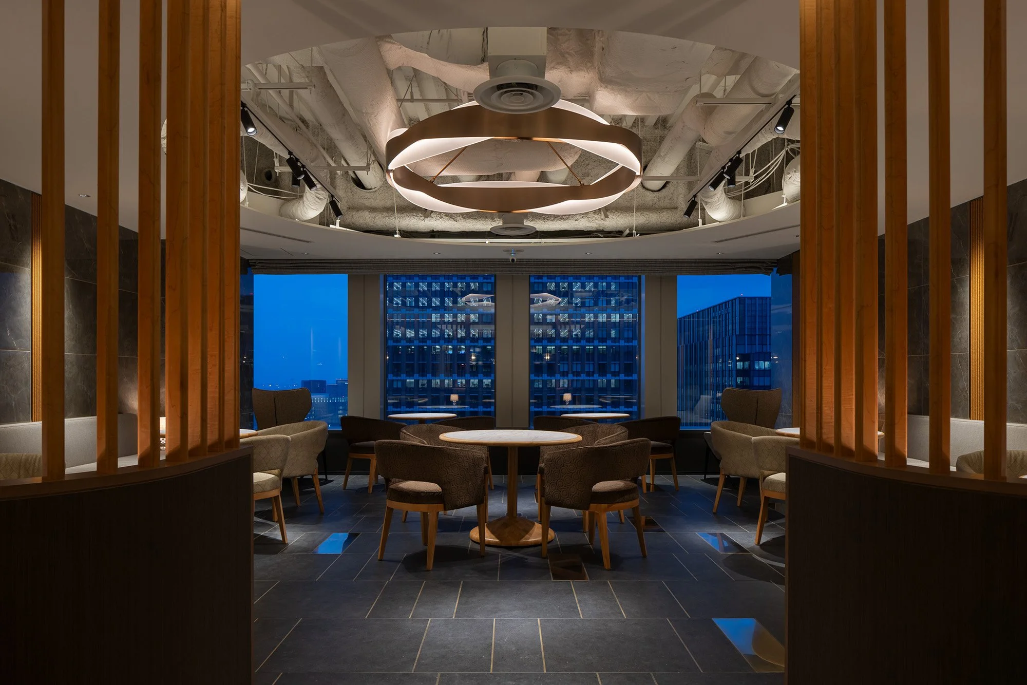 03.xlink_marunouchi.jpg