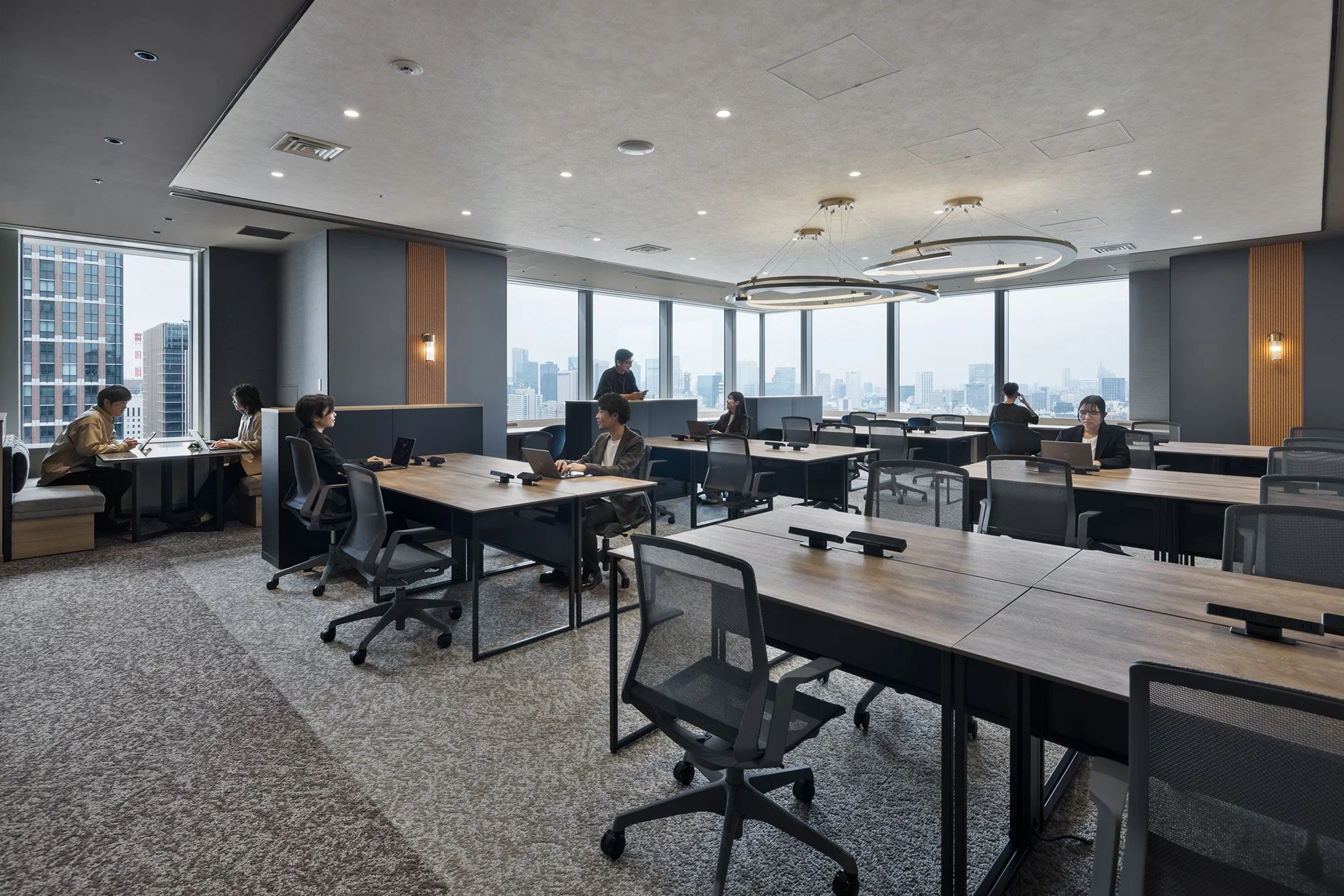 09.xlink_marunouchi.jpg