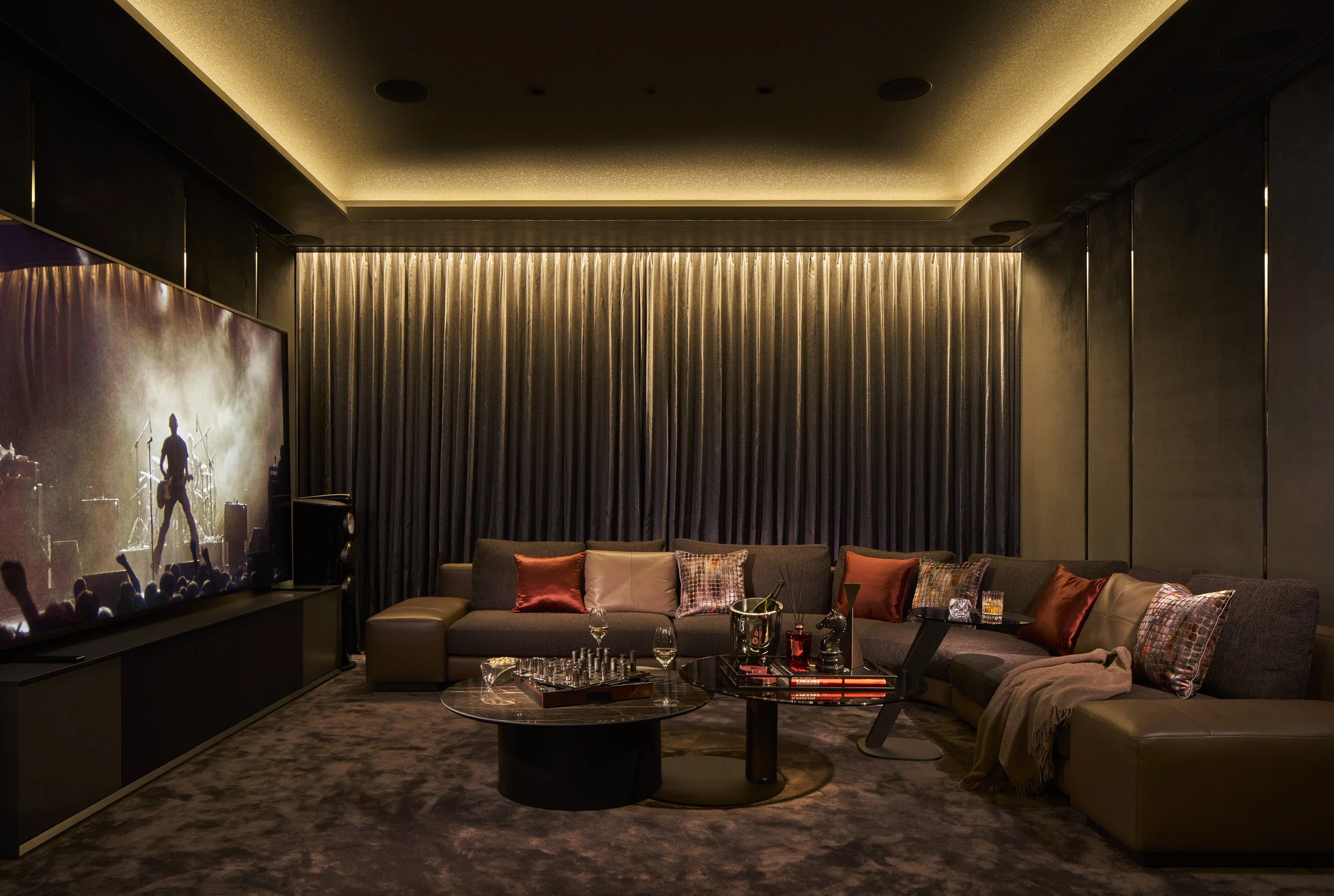 10_Cinema Room.jpg