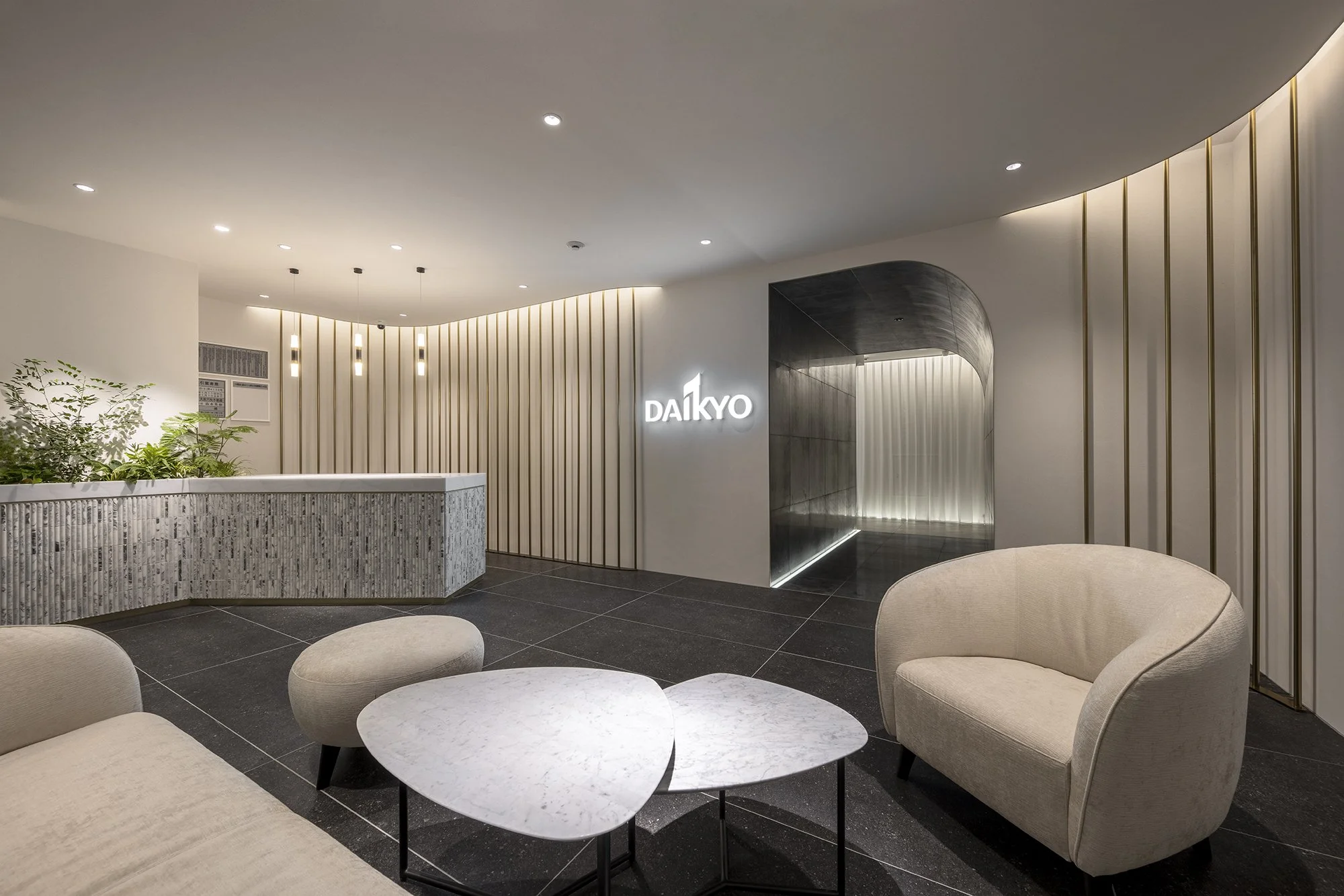 DAIKYO_ANABUKI_FUDOSAN_Bancho_Residence_Salon_04.jpg