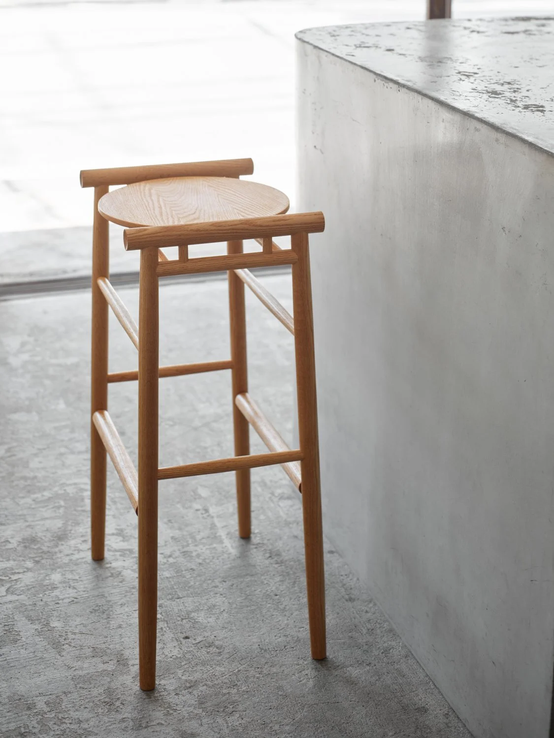 mon stool - white ash wood with glass coating finish (low)
