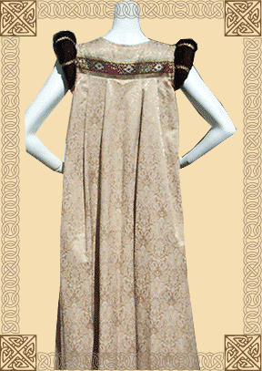 tudor_robe_back.gif