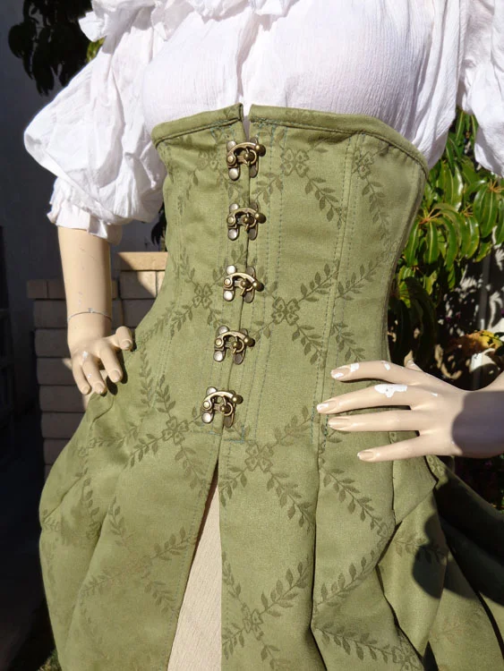 underbust_corset_bustle2.jpg