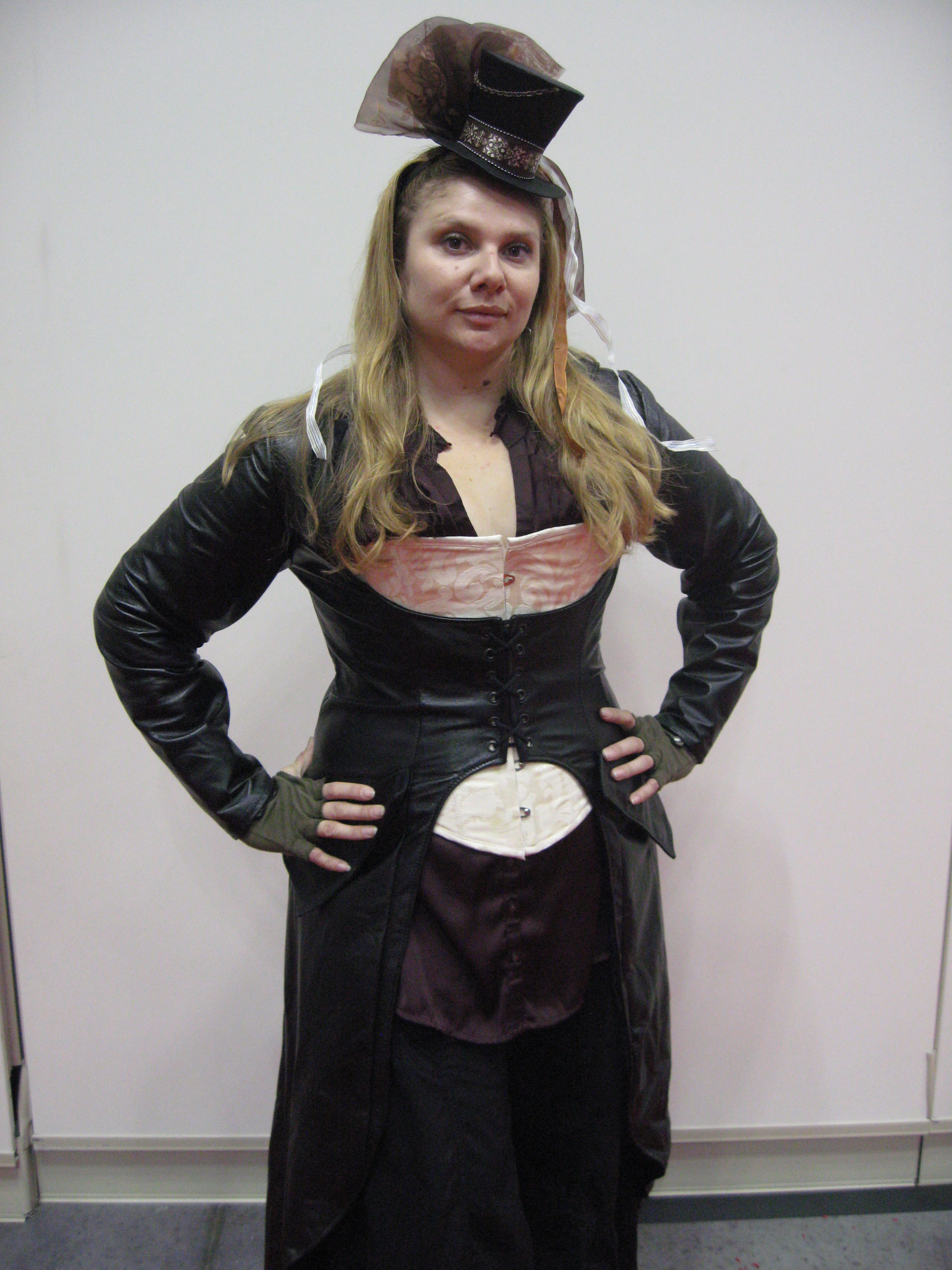 underbust_trench_black2.jpg