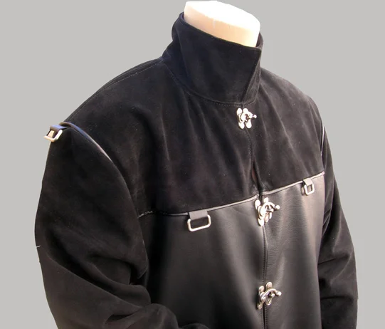 flying_squad_black_detail2.jpg