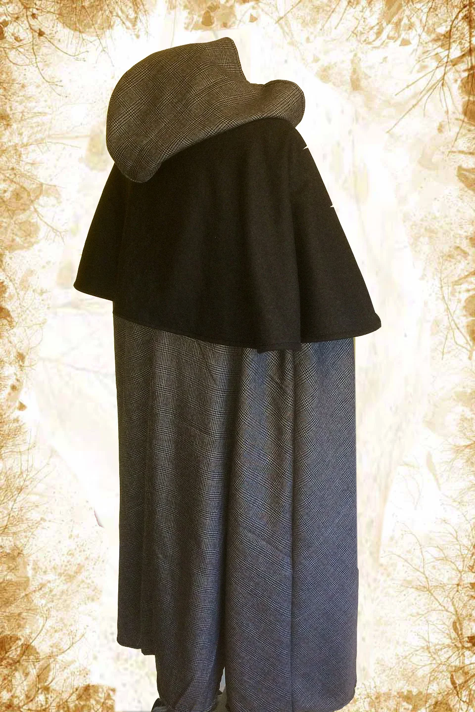 wool_cloak_with_capelet_sideback.jpg