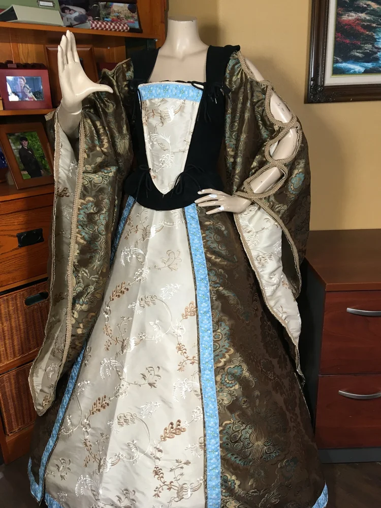 chinese dress ladies Emerald Green Long Open Arm Renaissance Dress