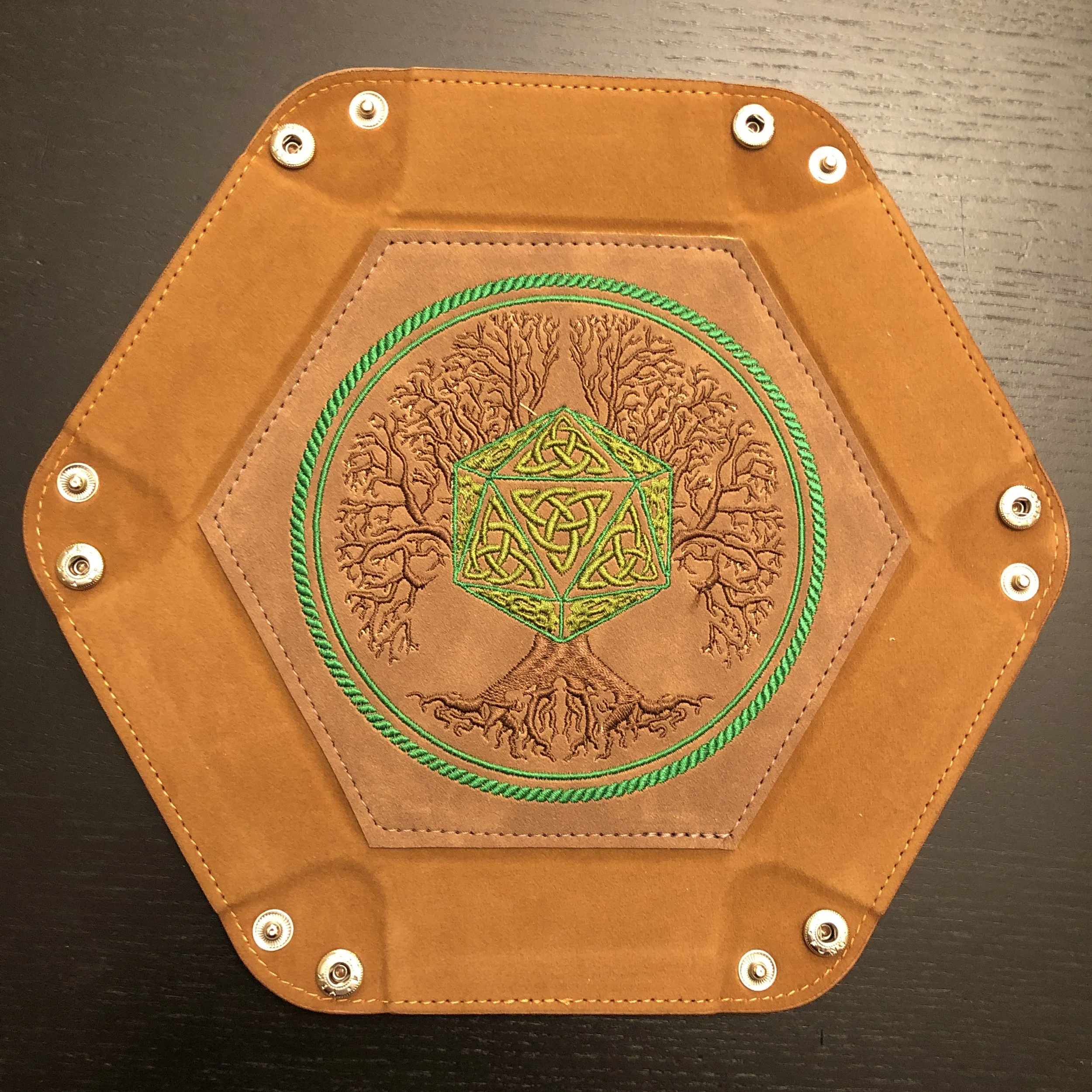 CELTIC TREE D20.JPG