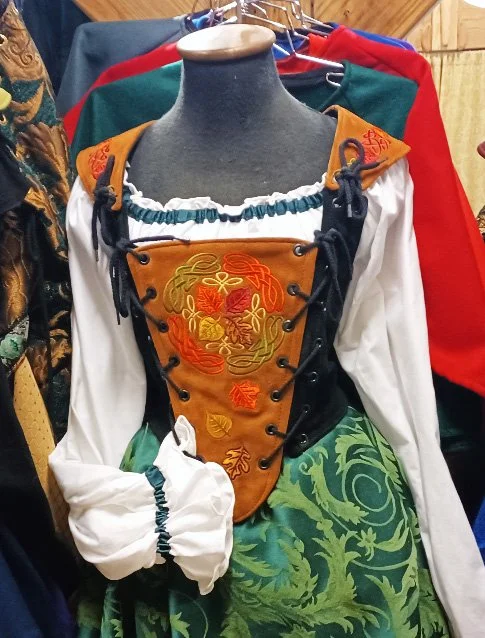 celtic autumn leaves outfit.jpeg