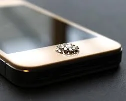 スワロフスキのiPhoneホームボタンが送料込みAmazon.comで2,400円！