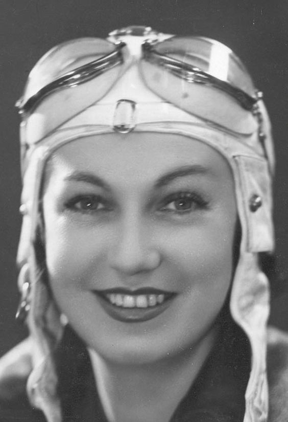 Odette Siko _circa 1932. Image via here. 