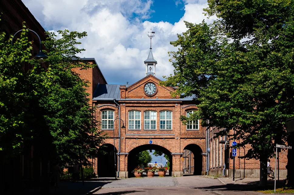Sony Nex-5N & ZEISS Touit 2.8/50M – f/4.0, 1/1600sec, ISO100, raw Photograph by Toni Ahvenainen