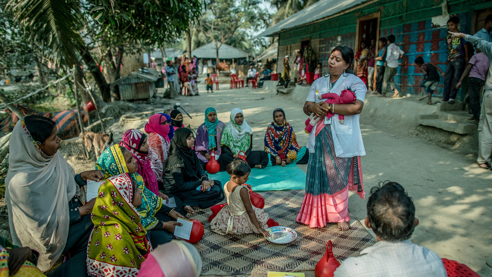  Shanta Das, a paramedic at Smiling Sun Clinic, educates women and mothers about child and maternal health. 