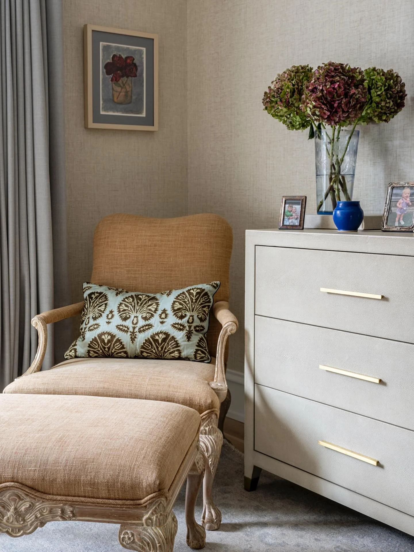 The bedroom corner chair- we envision it will be used to cozy up with a book, but in reality is where the pile of clothes that are too clean to go in the hamper and too dirty to go back in the drawer end up 🤷&zwj;♀️

Photography: @ryanthomaslayoffic