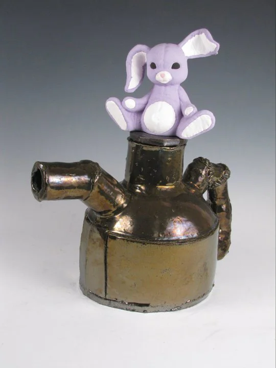 Dysfunctional Teapot with Exquisite Bunny