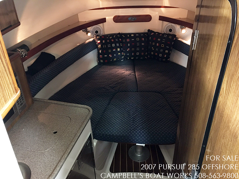285-PURSUIT-OFFSHORE-FOR-SALE-CABIN.png