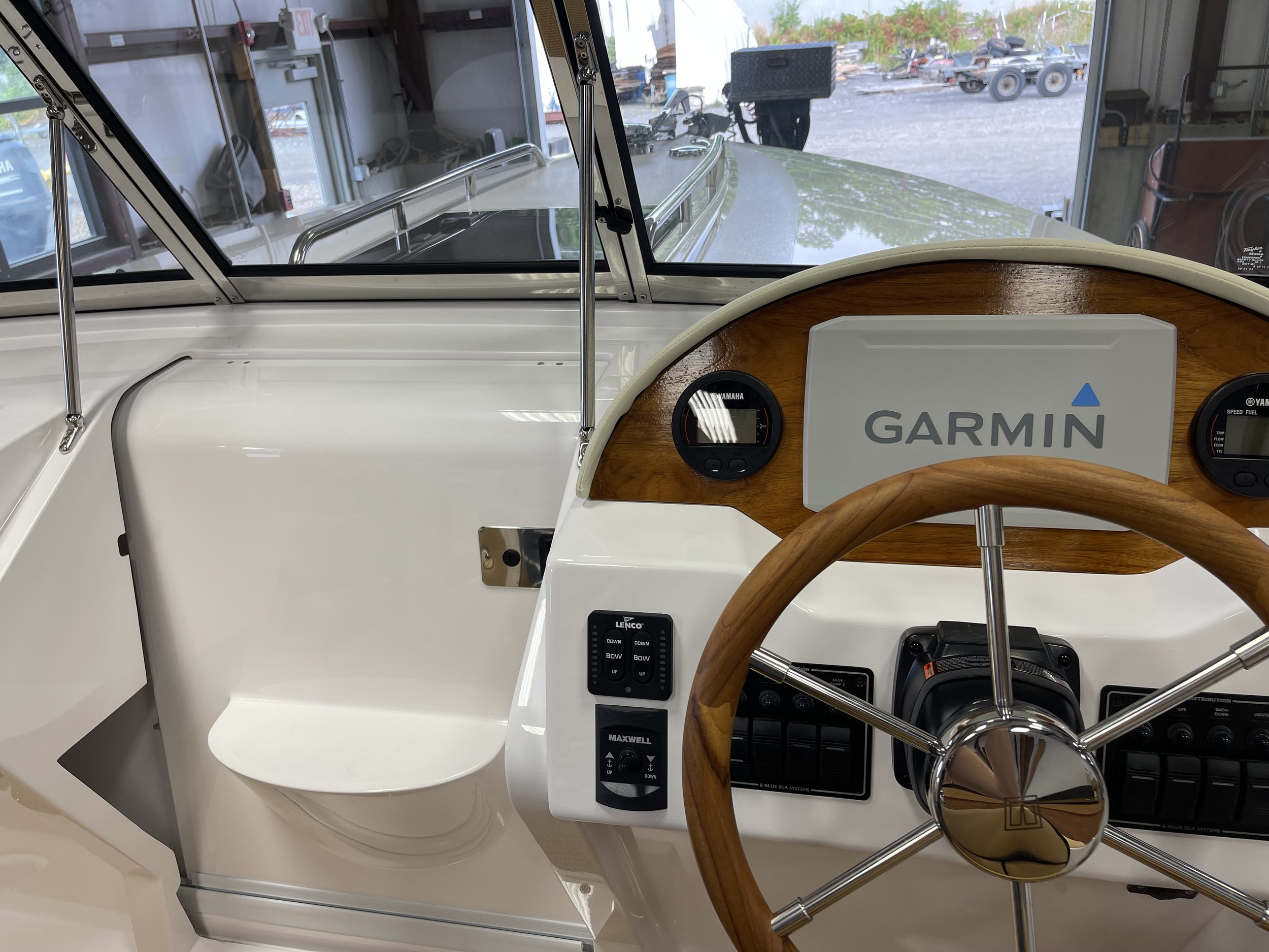 rossiter-23-for-sale-helm-bow-garmin-gps.jpeg