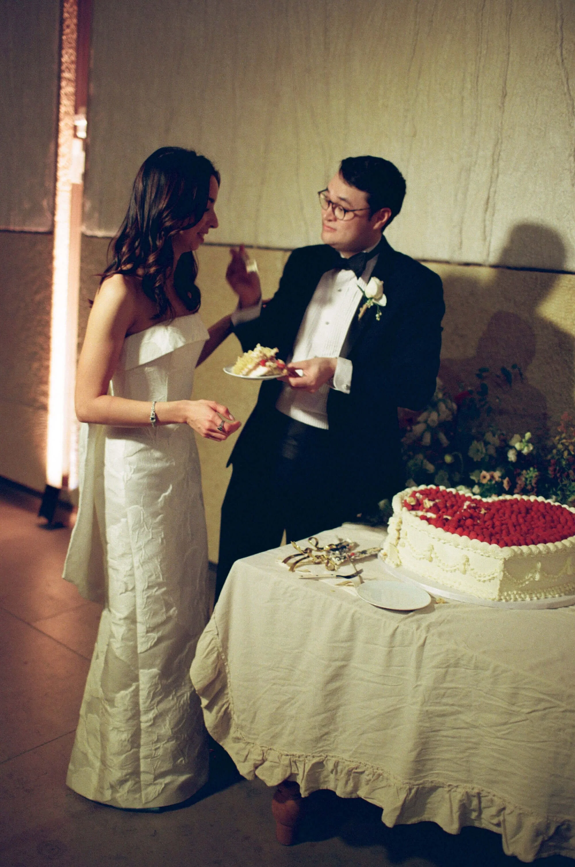 film wedding photography barnes foundation philadelphia museum art