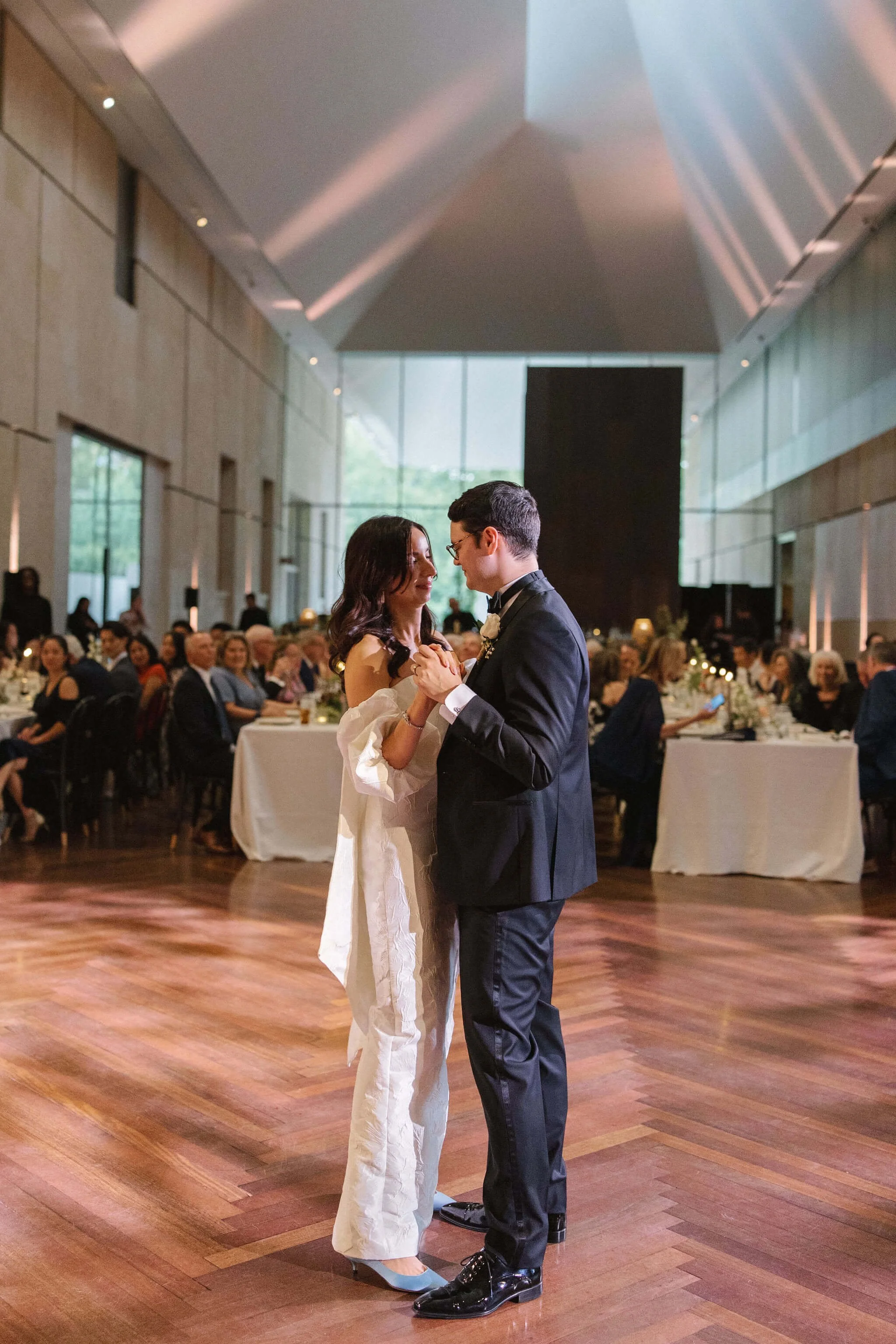 film wedding photography barnes foundation philadelphia museum art
