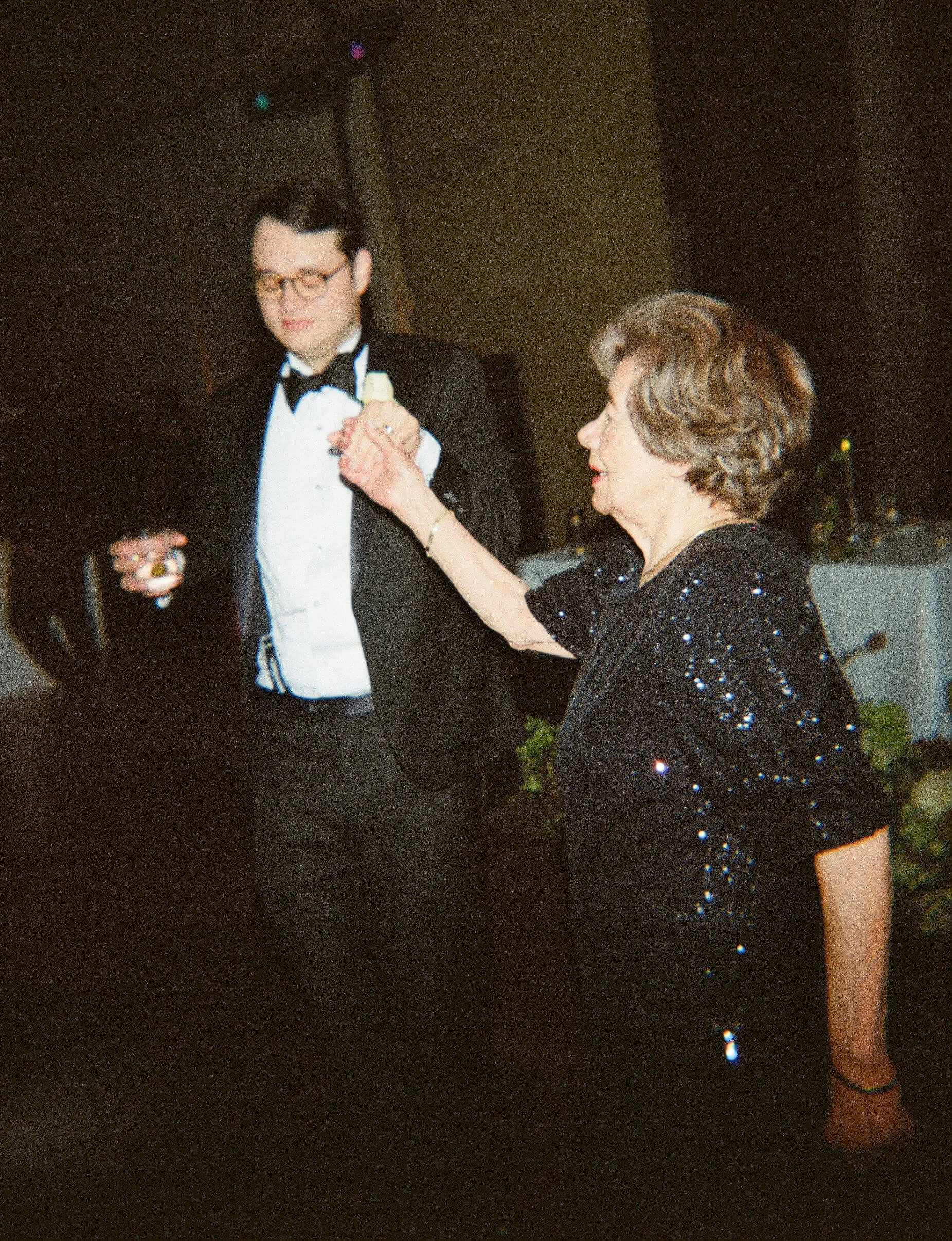 film wedding photography barnes foundation philadelphia museum art