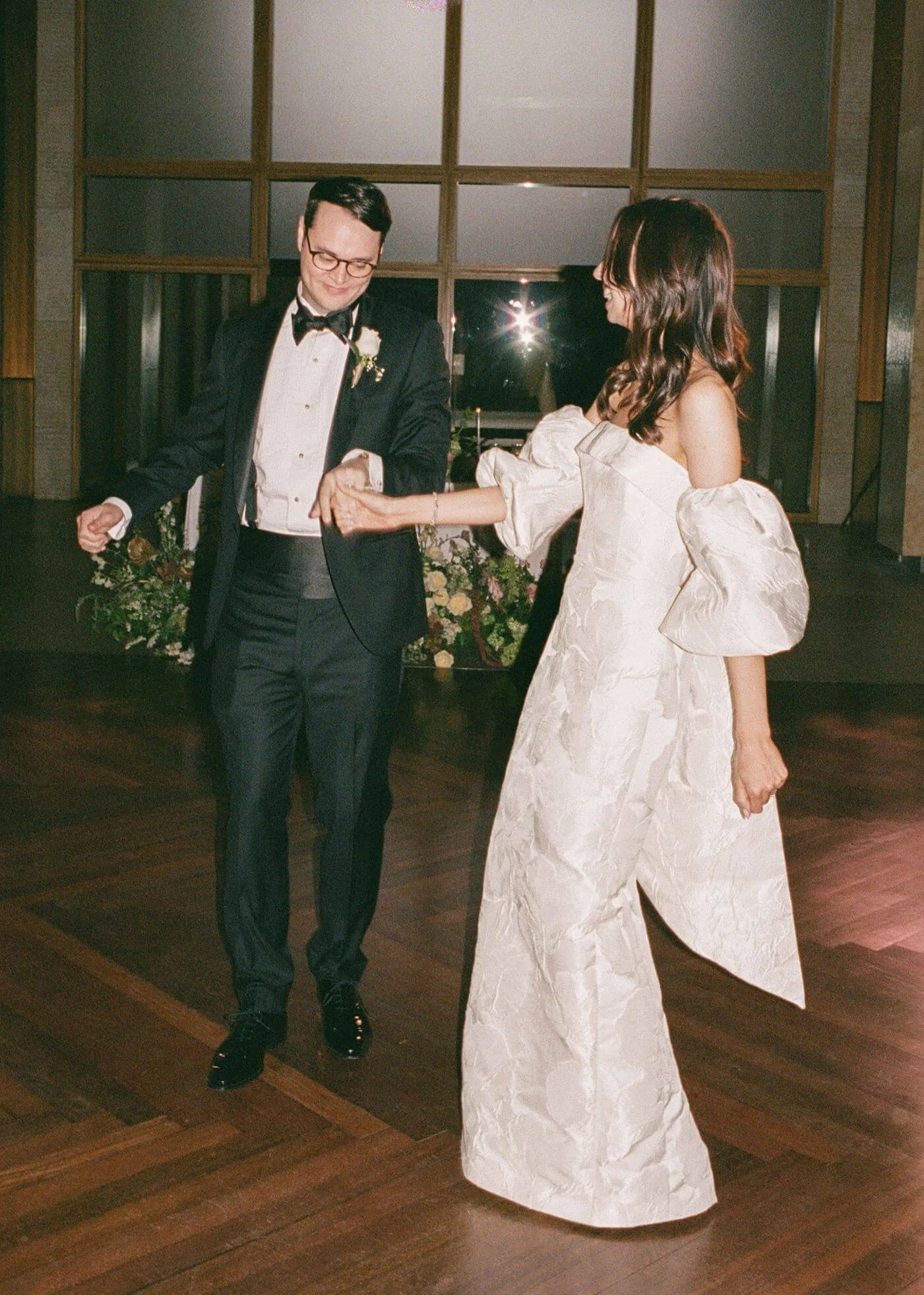 film wedding photography barnes foundation philadelphia museum art