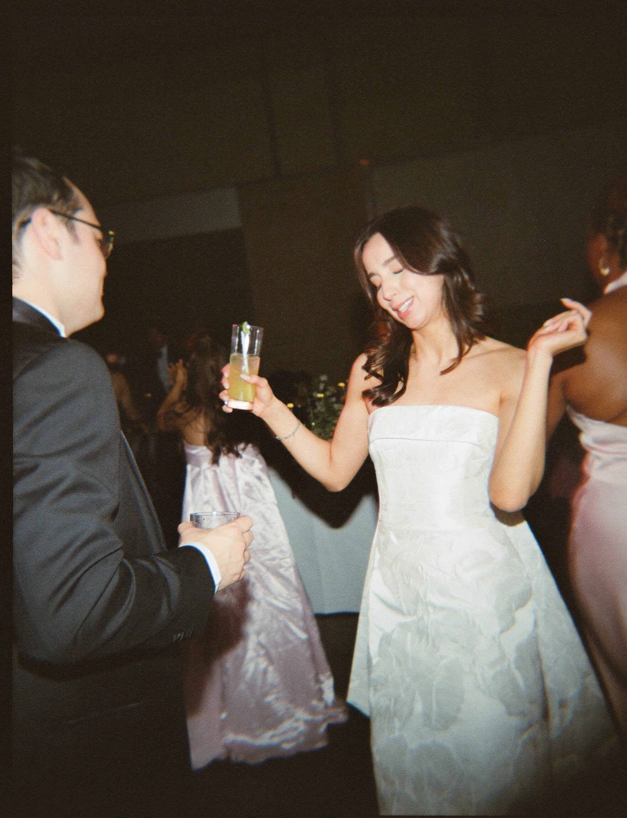 film wedding photography barnes foundation philadelphia museum art